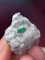 Giant from the Valley: 118.89 ct Emerald Specimen from Swat, Pakistan - Image 10