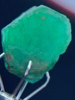 4.70ct Swat Emerald Crystal: A Natural Marvel in Precision and Symmetry - Image 6