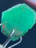 4.70ct Swat Emerald Crystal: A Natural Marvel in Precision and Symmetry - Image 8
