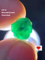 Precision in Green: 3.17 ct Swat Emerald Crystal with Bold Clarity and Structure