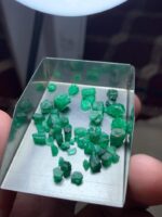 Swat Emerald Treasure: 24.50ct Emerald Rough Lot (5.28 × 7.33 × 6.60 mm) - Image 2