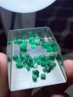 Swat Emerald Treasure: 24.50ct Emerald Rough Lot (5.28 × 7.33 × 6.60 mm) - Image 4