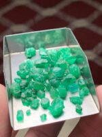 Discover the Beauty of Swat Emeralds: A 41.10 Carat Rough Lot - Image 6