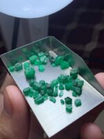 Swat Emerald Treasure: 24.50ct Emerald Rough Lot (5.28 × 7.33 × 6.60 mm) - Image 9