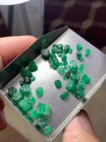 Swat Emerald Treasure: 24.50ct Emerald Rough Lot (5.28 × 7.33 × 6.60 mm) - Image 10