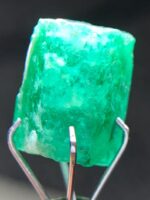 Nature’s Green Jewel: 5.50ct Swat Emerald Crystal – A Compact Marvel of Clarity and Color - Image 2
