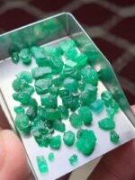 Discover the Beauty of Swat Emeralds: A 41.10 Carat Rough Lot - Image 10