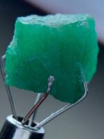 5.90ct Swat Emerald Crystal – A Vivid Green Gem from Pakistan’s Mineral Riches - Image 2