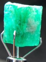 Nature’s Green Jewel: 5.50ct Swat Emerald Crystal – A Compact Marvel of Clarity and Color - Image 4