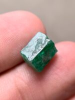 Nature’s Green Jewel: 5.50ct Swat Emerald Crystal – A Compact Marvel of Clarity and Color - Image 9