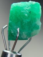 5.90ct Swat Emerald Crystal – A Vivid Green Gem from Pakistan’s Mineral Riches - Image 10