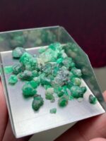 Weight and Color Combined - 40.44 Carat Emerald Rough Lot from Laghman, Afghanistan - Image 8