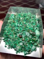 332.50 ct Swat Emerald Rough: Raw Beauty in Every Facet - Image 5