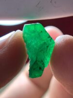Green Geometry: A 6.24-Carat Emerald Crystal from Swat Valley - Image 6