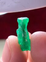 Green Geometry: A 6.24-Carat Emerald Crystal from Swat Valley - Image 8