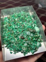 332.50 ct Swat Emerald Rough: Raw Beauty in Every Facet - Image 8