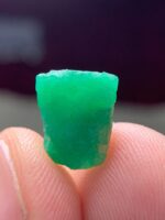 Brilliant 4.85ct Swat Emerald Crystal – Natural Green Beryl from Pakistan - Image 2