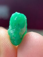 Brilliant 4.85ct Swat Emerald Crystal – Natural Green Beryl from Pakistan - Image 4