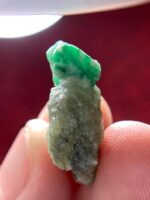 Elegant Swat Emerald: 25.30-Carat Natural Specimen - Image 7