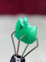 2.90ct Swat Emerald Crystal: A Natural Green Treasure in Compact Form - Image 9