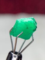 2.90ct Swat Emerald Crystal: A Natural Green Treasure in Compact Form - Image 10