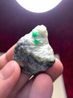 Statement of Natural Grandeur: 102.30-Carat Swat Emerald Specimen - Image 2