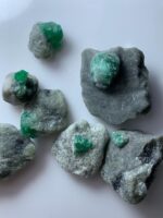 229.20ct Swat Emerald Specimen (34x28x6mm): A Rare Flat-Form Crystal from Pakistan’s Emerald Belt - Image 3
