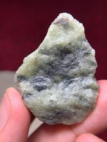 Statement of Natural Grandeur: 102.30-Carat Swat Emerald Specimen - Image 4