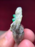 Statement of Natural Grandeur: 102.30-Carat Swat Emerald Specimen - Image 8
