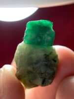 Elegant Swat Emerald: 25.30-Carat Natural Specimen - Image 10