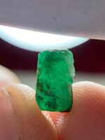 1.95ct Swat Emerald Crystal: A Slender Beauty from the Mountains of Pakistan - Image 3