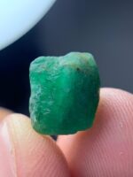 Swat Emerald Crystal – 7.680ct Natural Gemstone - Image 4