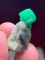 Natural Elegance: 26.94-Carat Emerald Specimen from Swat Valley - Image 4