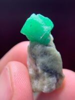 Natural Elegance: 26.94-Carat Emerald Specimen from Swat Valley - Image 5