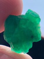 5.10ct Untreated Swat Emerald Crystal: A Remarkable Natural Gem of Exceptional Clarity - Image 5