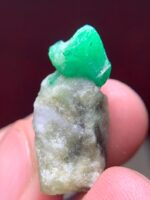 Natural Elegance: 26.94-Carat Emerald Specimen from Swat Valley - Image 6