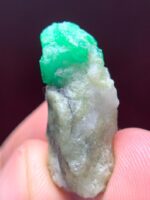 Natural Elegance: 26.94-Carat Emerald Specimen from Swat Valley - Image 8
