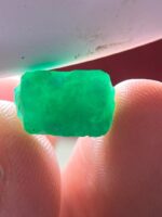 5.95 ct Swat Emerald Crystal (12.37 × 8.36 × 6.96 mm) – Rare Natural Green Beryl from Pakistan - Image 2