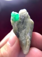 The Crown Jewel: 105.80 Carat Emerald Specimen from Swat Valley - Image 10