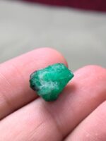 7.70 ct Swat Emerald Crystal (13.04 × 11.64 × 8.21 mm) – Bold Green Energy from Pakistan’s Gemstone Heartland - Image 5