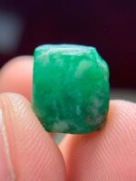 9.10ct Natural Swat Emerald Crystal – Untreated Green Beryl from Pakistan - Image 9