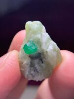 Natural Beauty Preserved: 25.50-Carat Swat Emerald Specimen - Image 12