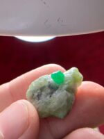 Natural Beauty Preserved: 25.50-Carat Swat Emerald Specimen - Image 4