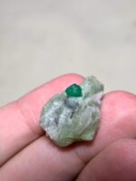 Natural Beauty Preserved: 25.50-Carat Swat Emerald Specimen - Image 5