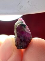 Majestic Fire: Showcasing a 14.85 Carat Afghan Ruby Specimen - Image 5