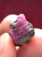 Majestic Fire: Showcasing a 14.85 Carat Afghan Ruby Specimen - Image 7