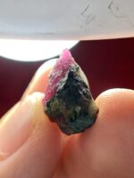 Majestic Fire: Showcasing a 14.85 Carat Afghan Ruby Specimen - Image 9