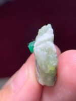 Natural Beauty Preserved: 25.50-Carat Swat Emerald Specimen - Image 10