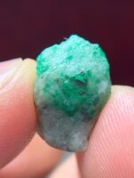 7.65ct Swat Emerald Crystal (15.80 x 10.93 x 7.28 mm) – Untouched Natural Beauty from Pakistan - Image 5