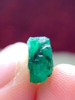 3.25ct Swat Emerald Crystal – Small Natural Gem with Vibrant Hue - Image 7